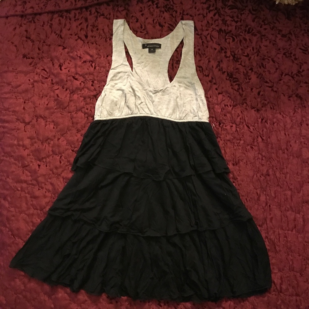 NWT Forever 21 knit tunic in black and grey